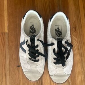 Vans Women's Black and White Sneakers, Size 8